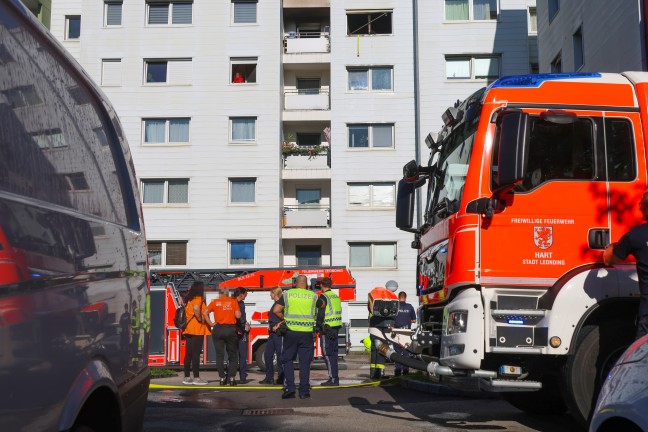 Wohungsbrand in Leonding: Person aus f�nftem Stock gerettet - Hund �berlebte Brand nicht