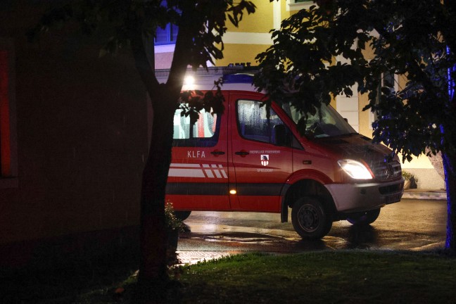 N�chtlicher Brand auf einem Bauernhof in Eberstalzell sorgte f�r Einsatz zweier Feuerwehren