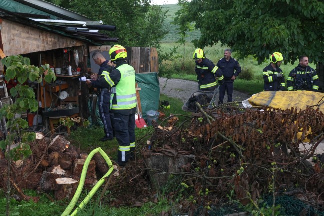 Brand in einem Hausanbau in Aichkirchen sorgte f�r Einsatz zweier Feuerwehren