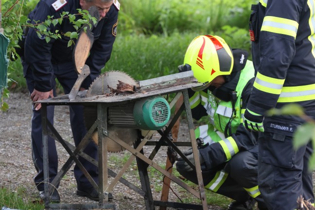Brand in einem Hausanbau in Aichkirchen sorgte f�r Einsatz zweier Feuerwehren