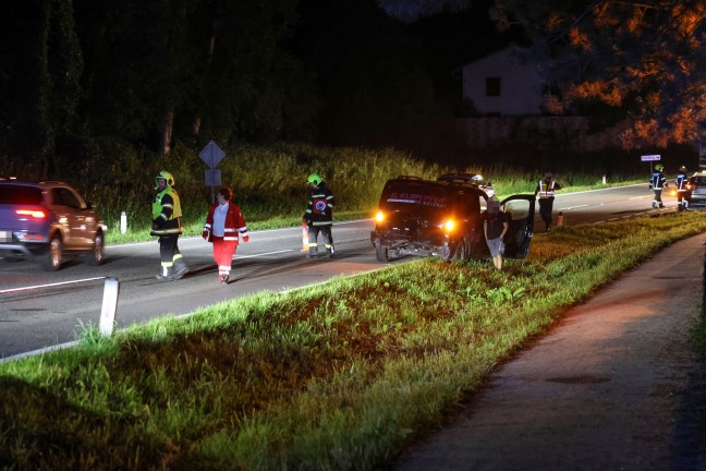 Heftiger Auffahrunfall auf Innviertler Stra�e bei Krenglbach endet glimpflich