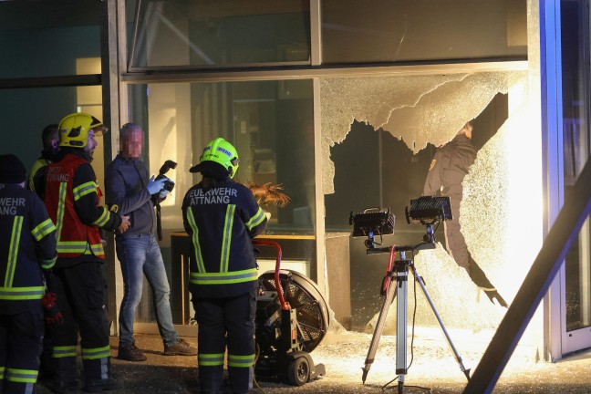 Schuh verloren: Tatverd�chtiger nach Brandstiftung bei Autohaus in Attnang-Puchheim ausgeforscht