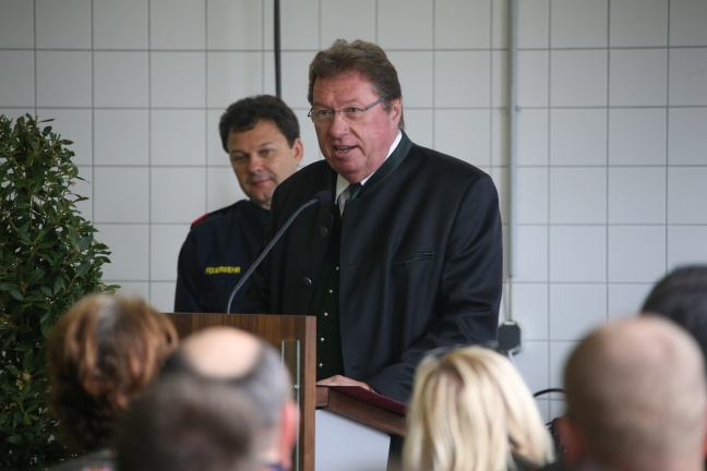 Segnung des neuen Rüstlöschfahrzeuges der Feuerwehr Thalheim bei Wels