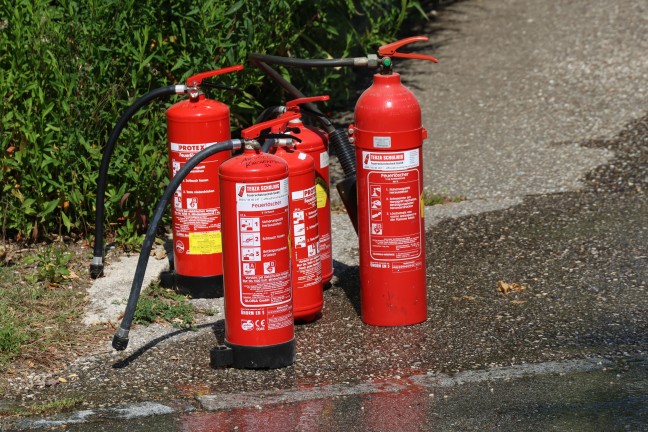 Vier Feuerwehren bei Brand in der Garage eines Wohnhauses in Steegen im Einsatz