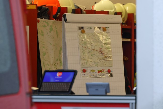 Personensuche: Elf Feuerwehren bei gro�angelegter Suche nach abg�ngigem Mann in Kallham im Einsatz