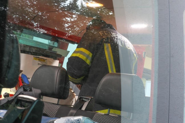 Personensuche: Elf Feuerwehren bei gro�angelegter Suche nach abg�ngigem Mann in Kallham im Einsatz