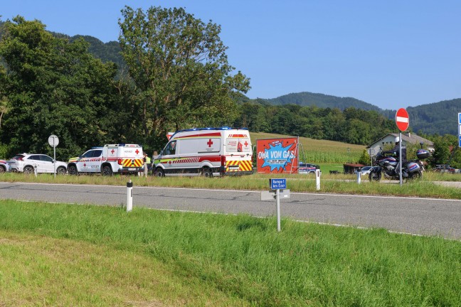 Kollision zwischen PKW und Moped auf Pyhrnpass Stra�e in Schlierbach