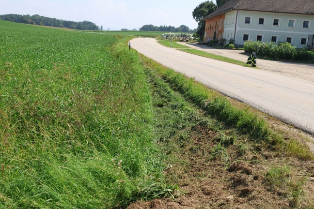 Lenker unverletzt: LKW-Sattelzug bei St. Marien von Stra�e abgekommen und umgest�rzt