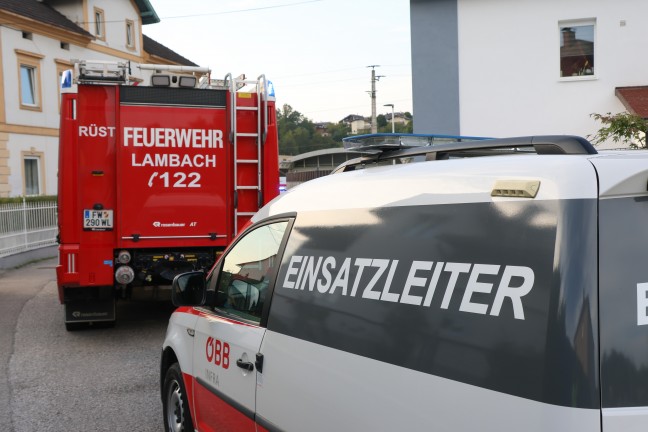 T�dliches Ereignis: Person im Bahnhofsbereich in Lambach von Zug erfasst