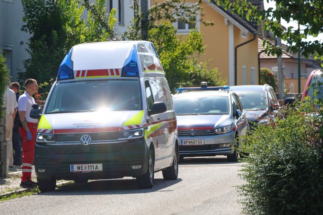 Kind eingeklemmt: Einsatzkr�fte zu Personenrettung nach Wels-Neustadt alarmiert