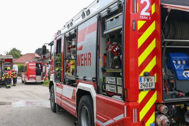 Zimmerbrand in einem Wohn- und B�rogeb�ude in Alkoven erfordert Einsatz zweier Feuerwehren