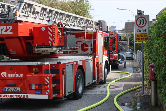Schwei�treibender L�scheinsatz bei K�chenbrand in einem Einfamilienhaus in Traun