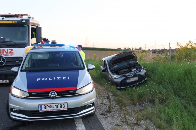 Schwerer Crash mit drei beteiligten PKW auf Steyrer Stra�e bei Dietach