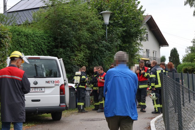Gasaustritt: Gasleitung bei Baggerarbeiten auf einem Grundst�ck in Grieskirchen besch�digt