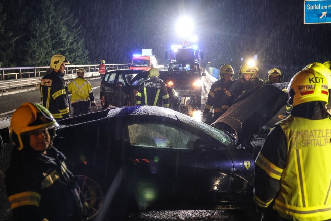 Sportwagen involviert: Schwerer Crash auf Pyhrnautobahn bei Spital am Pyhrn
