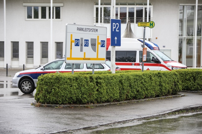 Rettungshubschraubereinsatz nach Sturz beim Einsteigen in Hörsching