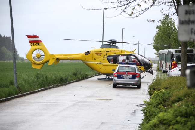 Rettungshubschraubereinsatz nach Sturz beim Einsteigen in Hörsching