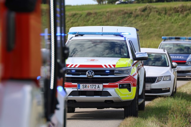 T�dlicher Verkehrsunfall: Auto in Dietach frontal gegen Mauer gekracht