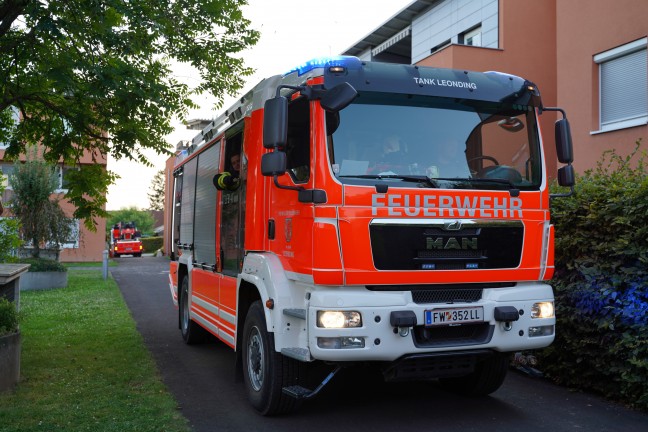 Rauchentwicklung durch angebrannte Speisen in einem Mehrparteienwohnhaus in Leonding