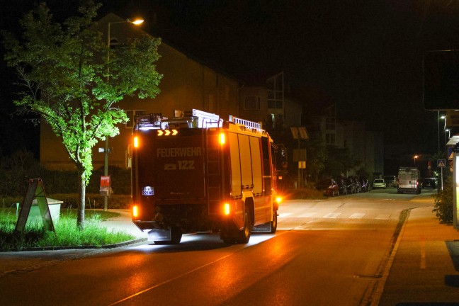 Rauchender Boiler: Einsatzkr�fte der Feuerwehr zu Brandverdacht in Wels-Vogelweide alarmiert