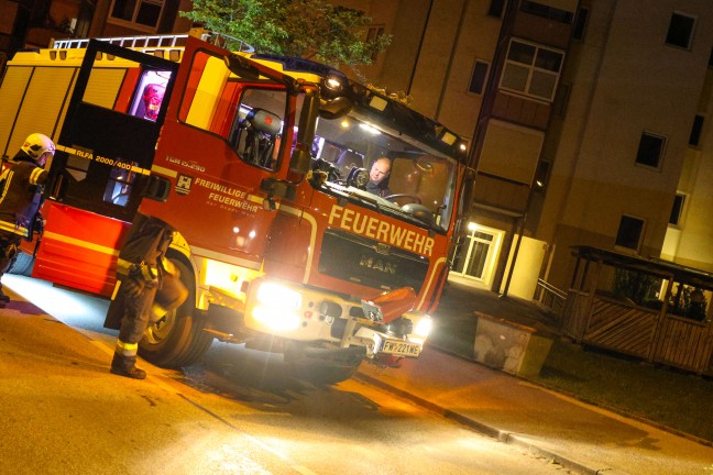Rauchender Boiler: Einsatzkr�fte der Feuerwehr zu Brandverdacht in Wels-Vogelweide alarmiert