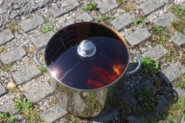 Niemand zu Hause: Topf mit rauchendem Kochgut in Wels-Lichtenegg durch Feuerwehr ins Freie gebracht