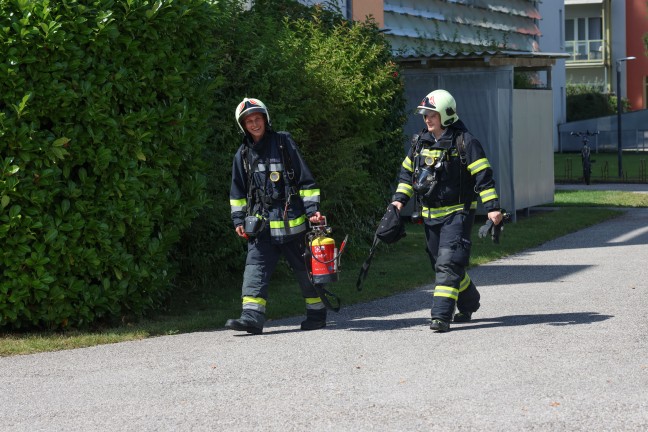 Niemand zu Hause: Topf mit rauchendem Kochgut in Wels-Lichtenegg durch Feuerwehr ins Freie gebracht