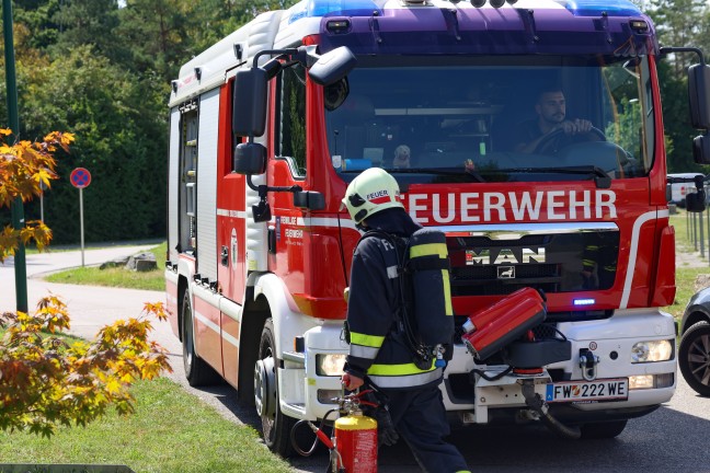 Niemand zu Hause: Topf mit rauchendem Kochgut in Wels-Lichtenegg durch Feuerwehr ins Freie gebracht
