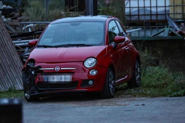 Einsatzkr�fte zu Personenrettung nach Fahrzeugkollision in Pfarrkirchen bei Bad Hall alarmiert