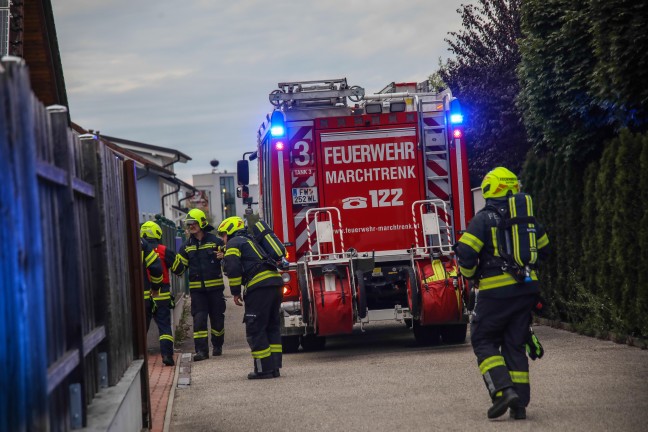 Brandverdacht in einem Wohnhaus in Marchtrenk sorgte f�r Einsatz zweier Feuerwehren