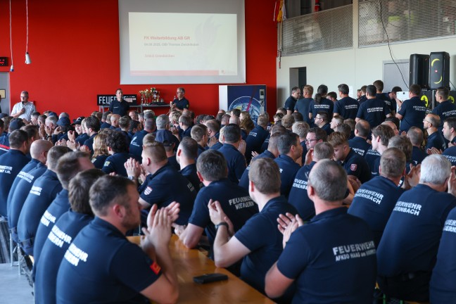 Regionale Fachmesse: Feuerwehr pr�sentiert eigenen F�hrungskr�ften St�tzpunkte und Spezialausr�stung