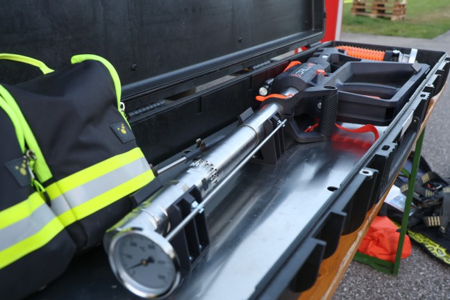 Regionale Fachmesse: Feuerwehr pr�sentiert eigenen F�hrungskr�ften St�tzpunkte und Spezialausr�stung