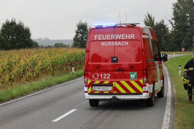 Einsatzkr�fte zu Personenrettung nach Kollision zweier Fahrzeuge bei Nu�bach alarmiert