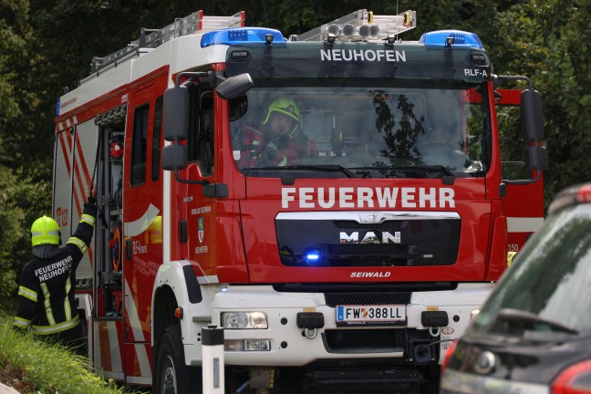 Personenrettung: Motorradlenker nach schwerem Verkehrsunfall mit PKW bei St. Marien eingeklemmt