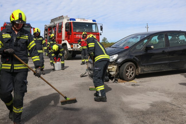 Personenrettung: Motorradlenker nach schwerem Verkehrsunfall mit PKW bei St. Marien eingeklemmt