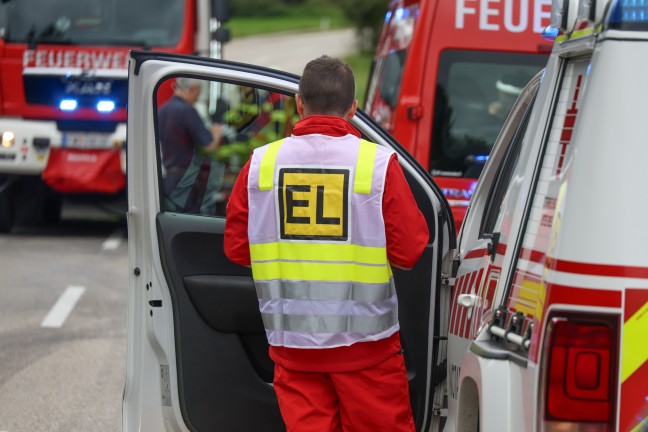 T�dlicher Verkehrsunfall: Auto in Kematen am Innbach frontal gegen Unterf�hrung gekracht