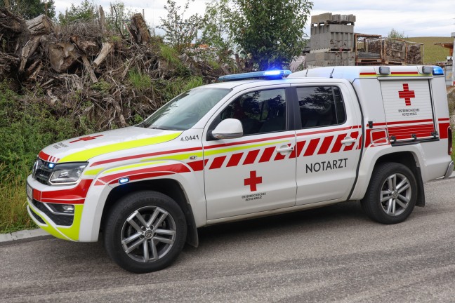 T�dlicher Verkehrsunfall: Auto in Kematen am Innbach frontal gegen Unterf�hrung gekracht
