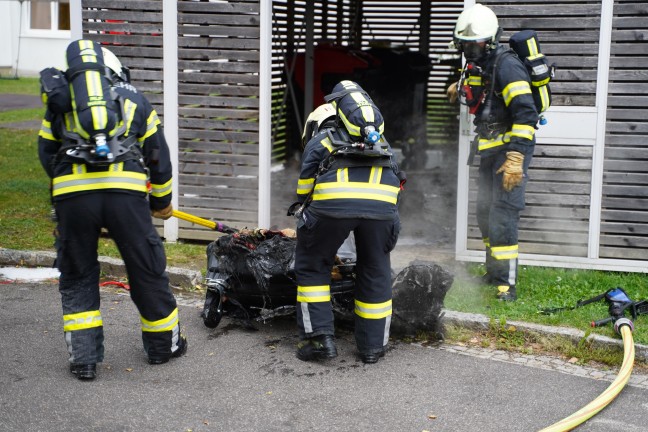 Brand von Abfallcontainern in einer M�llinsel in Leonding sorgte f�r Einsatz der Feuerwehr