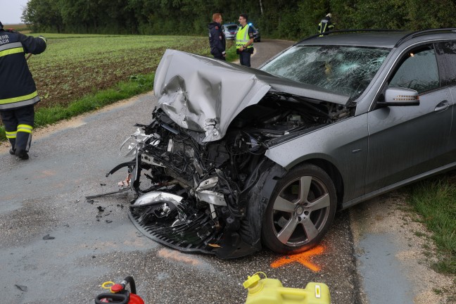 Frontalcrash in Wei�kirchen an der Traun fordert mehrere teils Schwerverletzte
