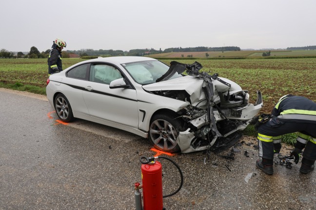 Frontalcrash in Wei�kirchen an der Traun fordert mehrere teils Schwerverletzte