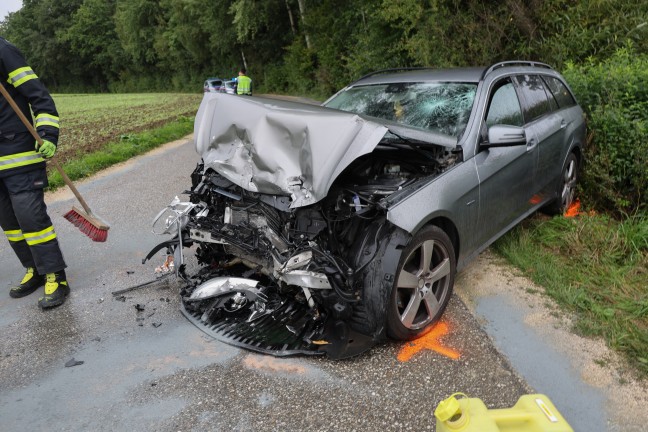 Frontalcrash in Wei�kirchen an der Traun fordert mehrere teils Schwerverletzte