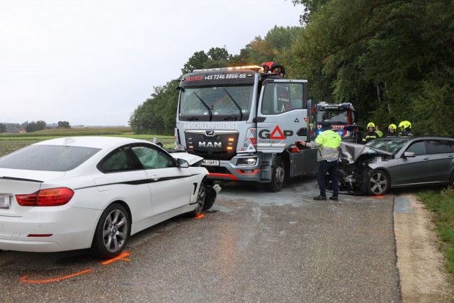 Frontalcrash in Wei�kirchen an der Traun fordert mehrere teils Schwerverletzte