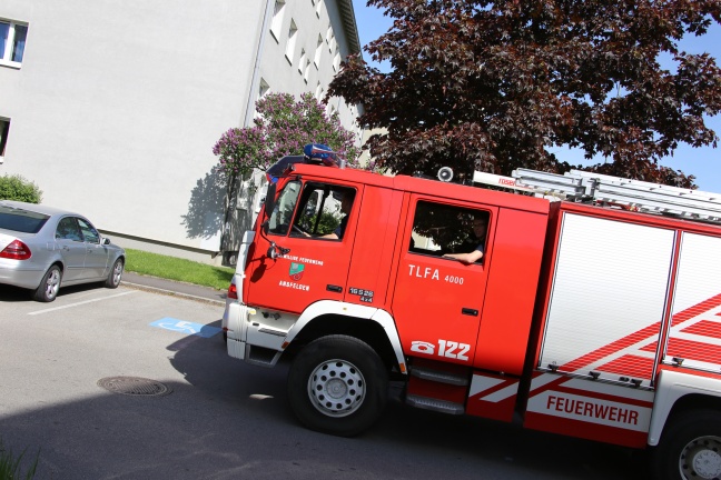 Feuerwehr wegen angebranntem Kochgut in Ansfelden in Einsatz