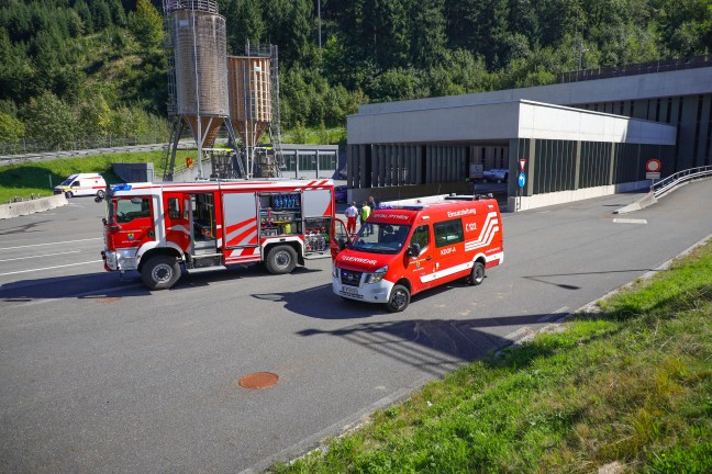 Brand im Bosrucktunnel: Gr��erer Einsatz der Feuerwehren auf Pyhrnautobahn bei Spital am Pyhrn