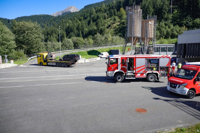 Brand im Bosrucktunnel: Gr��erer Einsatz der Feuerwehren auf Pyhrnautobahn bei Spital am Pyhrn