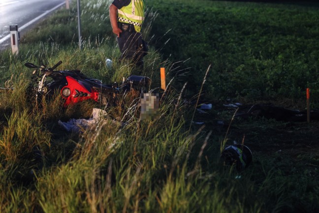 T�dliche Kollision zwischen Motorroller und Motorrad auf Voralpenstra�e bei Rohr im Kremstal