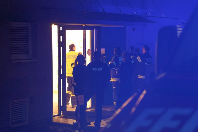 Totmannwarner ausgel�st: Einsatzkr�fte zu Personenrettung bei einem Unternehmen in Pasching gerufen