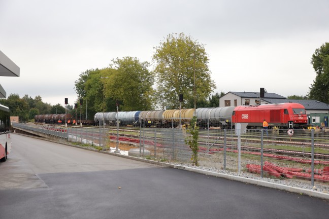 G�terzugwaggon entgleist: Innkreis- und Hausruckbahn nach Unfall bei Ried im Innkreis unterbrochen