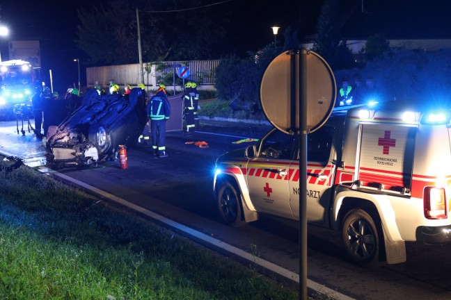 T�dlicher Verkehrsunfall: Autolenker starb bei folgenschwerem Unfall auf Eferdinger Stra�e in Fraham