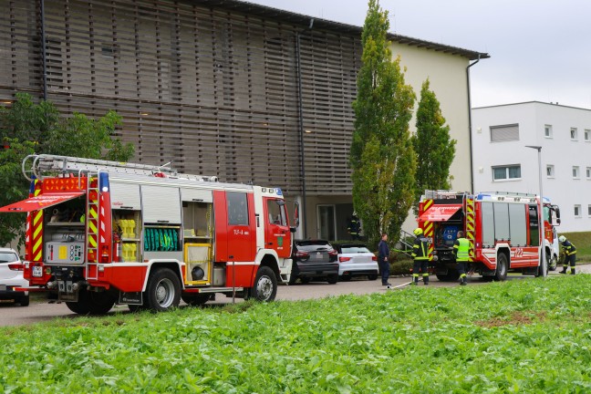 Kochschokolade angebrannt: Einsatz von Feuerwehr, Rettung und Polizei bei Wohngeb�ude in Sattledt
